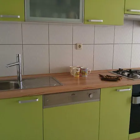 Lejlighed Two Bedroom Near And Center Split